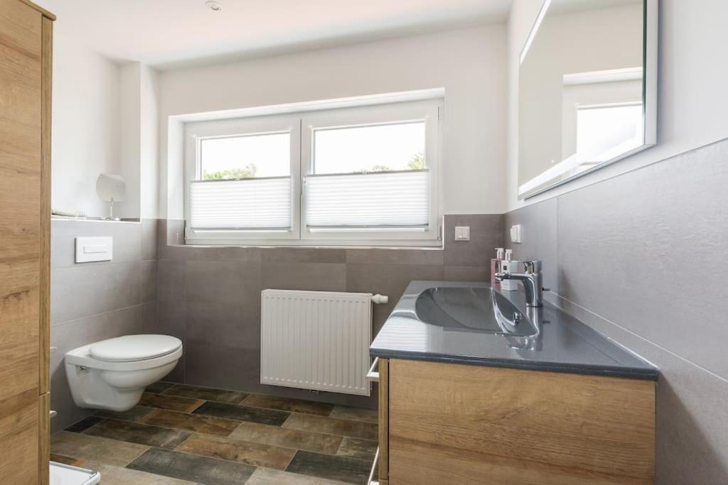 5 Sterne-Ferienhaus Eisvogel Am See Mit Sauna Und Kamin Krakow am See Dış mekan fotoğraf