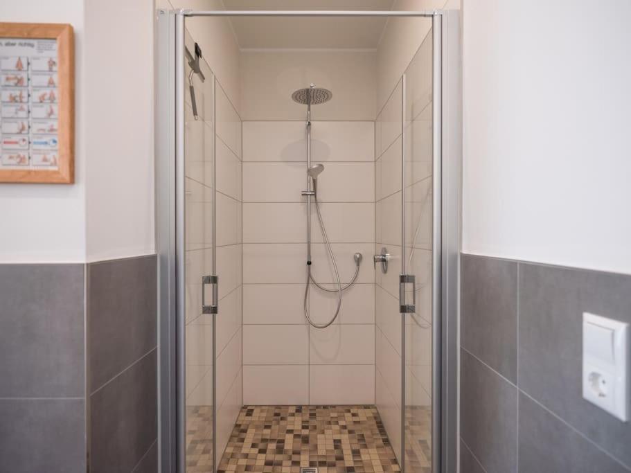 5 Sterne-Ferienhaus Eisvogel Am See Mit Sauna Und Kamin Krakow am See Dış mekan fotoğraf