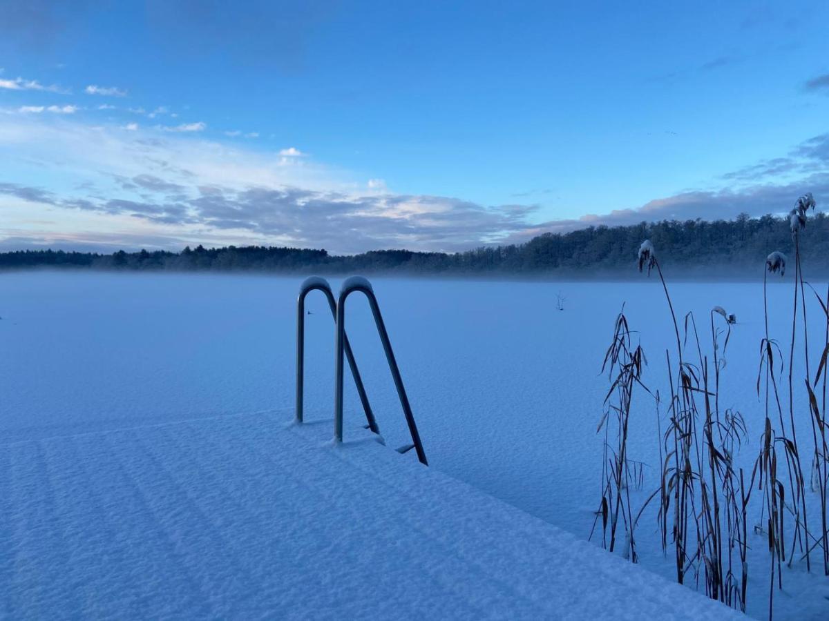 5 Sterne-Ferienhaus Eisvogel Am See Mit Sauna Und Kamin Krakow am See Dış mekan fotoğraf